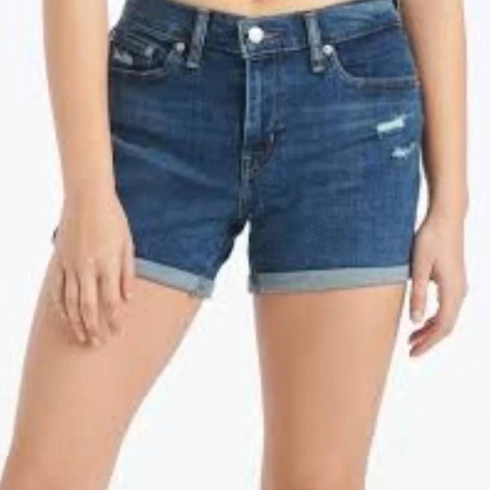 Levi’s Distressed Mid Length Denim Jean Short 27 NWT - Picture 9 of 9